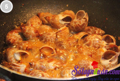 Ốc hương xào tỏi ớt lá chanh thơm lừng