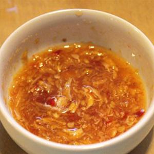 Cách làm ốc hương xào tỏi ớt và lá chanh