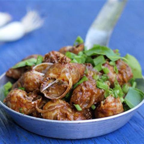 Cách làm ốc hương xào tương X.O