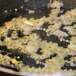 Cách làm ốc mỡ xào sa tế