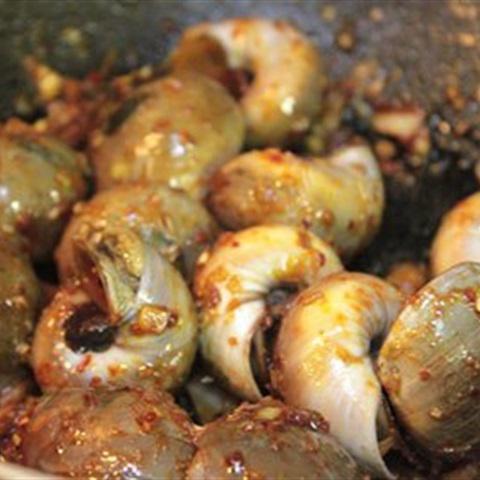 Cách làm ốc mỡ xào sa tế