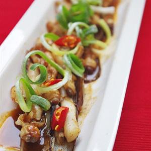 Cách làm ốc móng tay sốt dầu hào