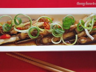 Ốc móng tay sốt dầu hào