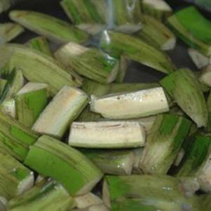 Cách làm ốc nhồi nấu chuối đậu