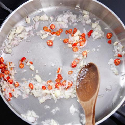 Cách làm ốc xào cay