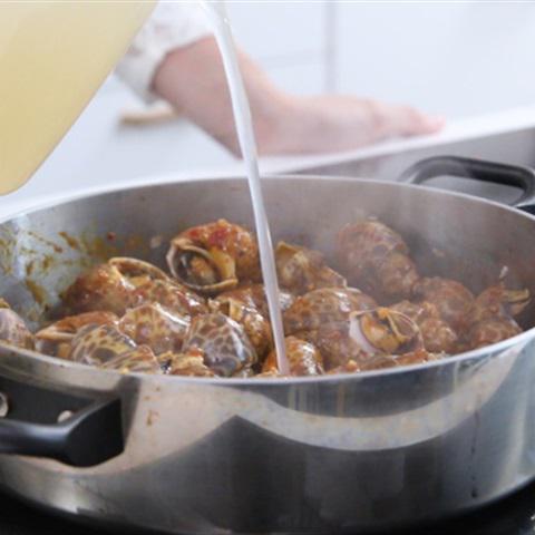 Cách làm ốc xào cay