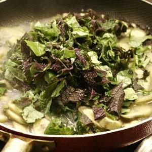 Cách làm ốc xào chuối