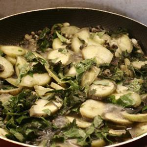 Cách làm ốc xào chuối