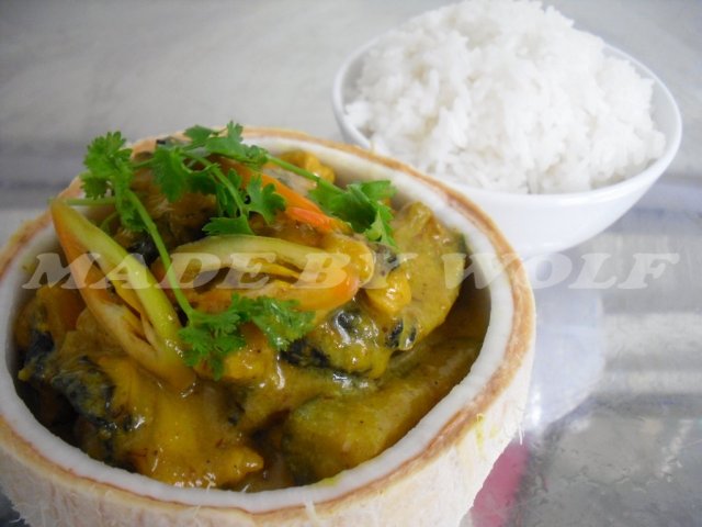 Ốc xào trái dừa