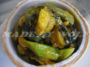 Ốc xào trái dừa