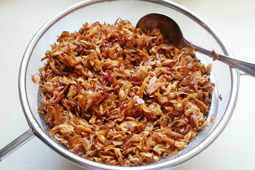 Om thịt ba chỉ kiểu này ăn bao nhiêu cơm cũng hết