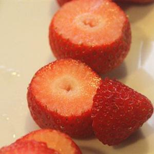 Cách làm ông già Noel bằng dâu tây