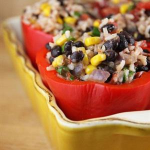 Cách làm ớt chuông nhồi cơm trộn