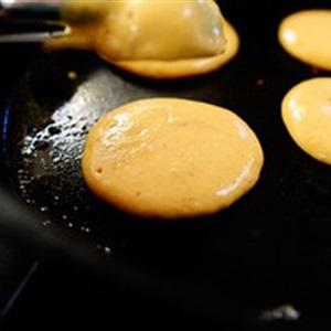 Cách làm pancake bí đỏ