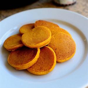Cách làm pancake bí đỏ