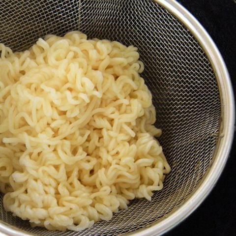 Cách làm pancake mì gói