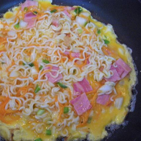 Cách làm pancake mì gói