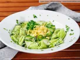 Pasta bí ngòi sốt pesto