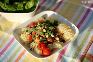 Pasta cá ngừ, cà chua