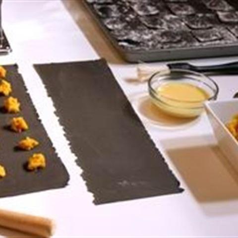 Cách làm pasta đen dành riêng cho ngày Halloween