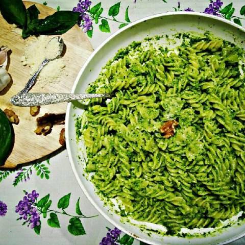 Cách làm pasta pesto
