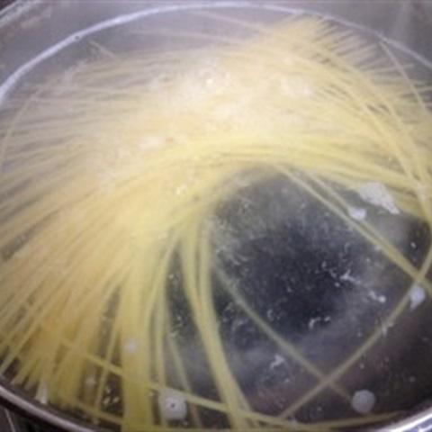 Cách làm pasta sốt thịt xông khói