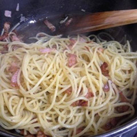 Cách làm pasta sốt thịt xông khói