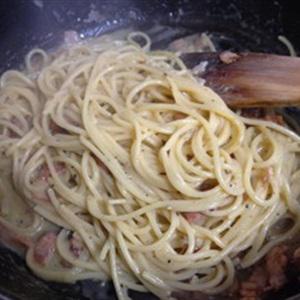 Cách làm pasta sốt thịt xông khói