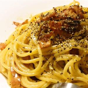 Cách làm pasta sốt thịt xông khói