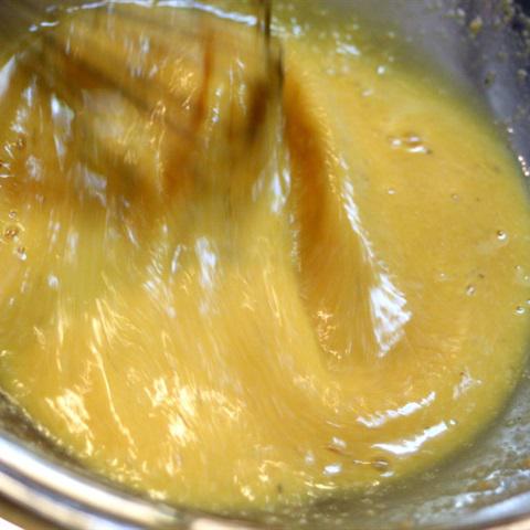 Cách làm pasta trứng và thịt xông khói