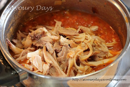 Pasta thịt gà sốt rau củ