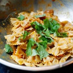 Cách làm pasta trộn sốt cà chua nướng