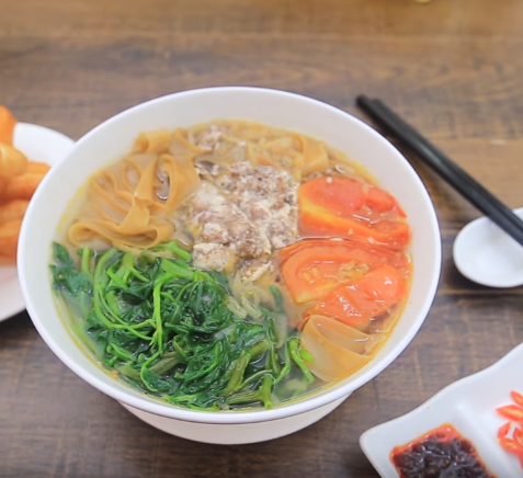 Pha tinh bột nghệ với sữa tươi theo cách này, da trắng bóc không cần thoa kem