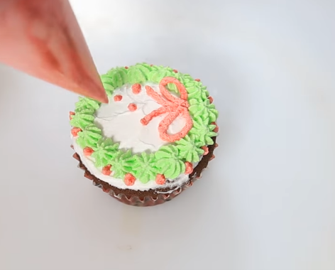 Phật thủ không chỉ để bày, sên với đường làm mứt giòn dai, ngọt lịm, vô cùng hấp dẫn