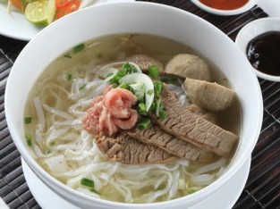 Phở bò viên sa tế