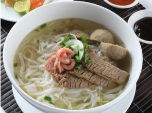 Phở bò viên sa-tế