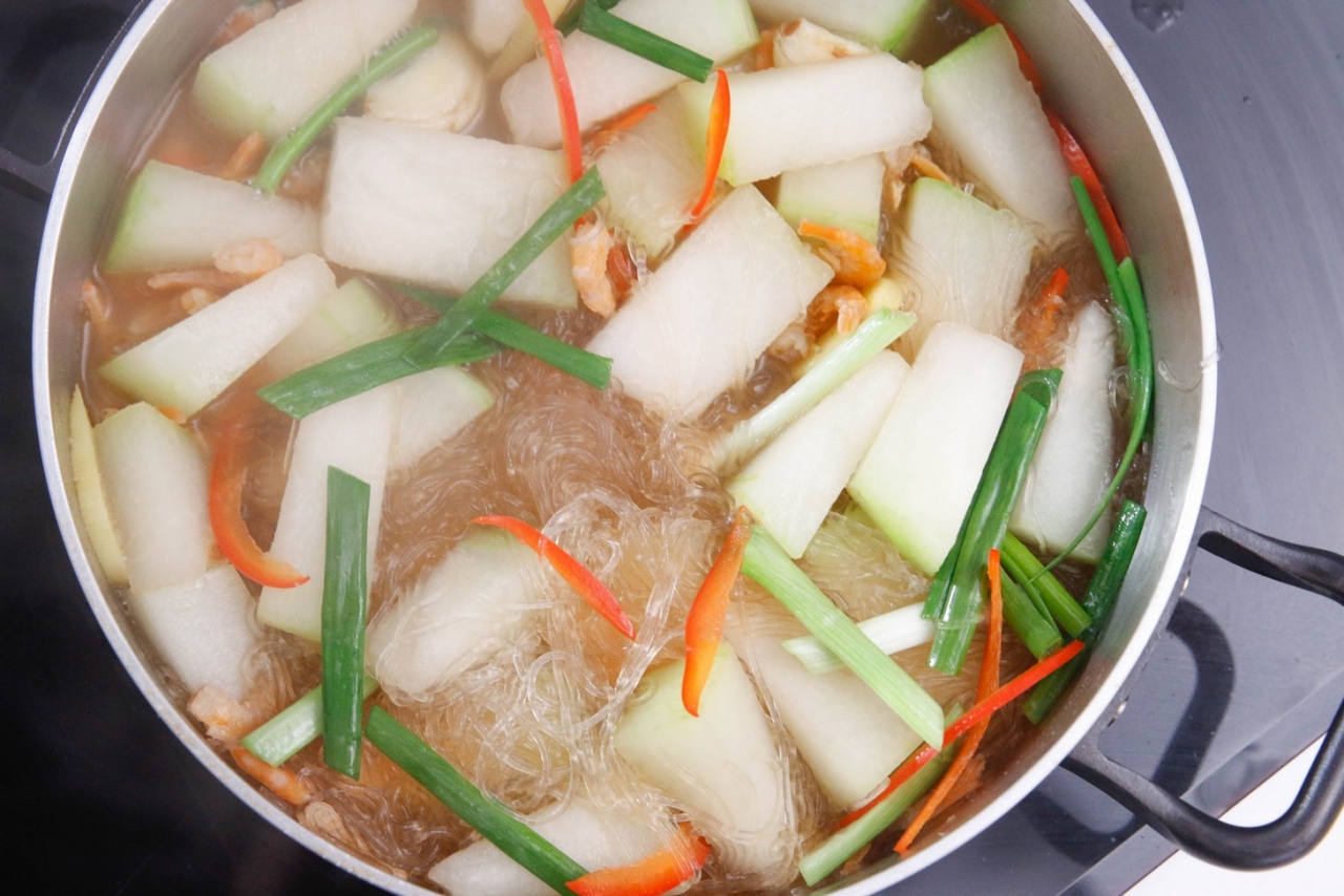 Phở chiên phồng giòn rụm ăn hoài không chán