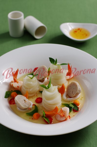 Phở cuốn hải sản sắc màu