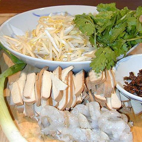 Cách làm phở cuốn tôm hấp