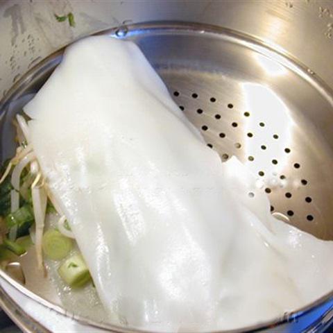 Cách làm phở cuốn tôm hấp