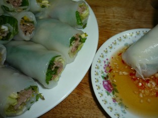 Phở cuốn tráng chảo