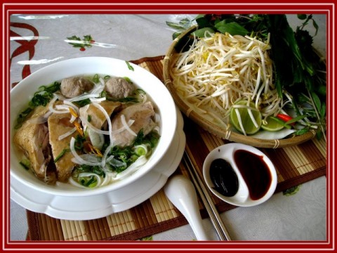 Phở gà bò viên