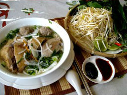 Phở gà bò viên