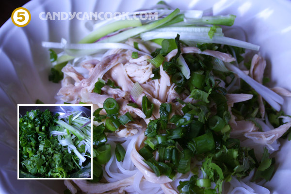 Phở gà thơm ngon chống ngán cho ngày Tết