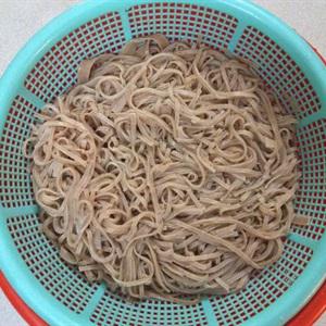 Cách làm phở gạo lứt thịt bò