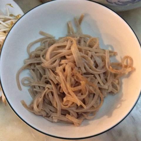 Cách làm phở gạo lứt thịt bò