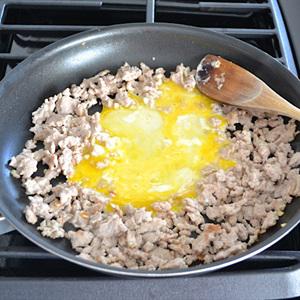 Cách làm phở khô xào kiểu Thái