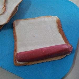 Cách làm phô mai xúc xích cuộn