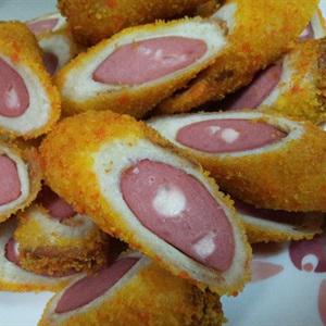 Cách làm phô mai xúc xích cuộn