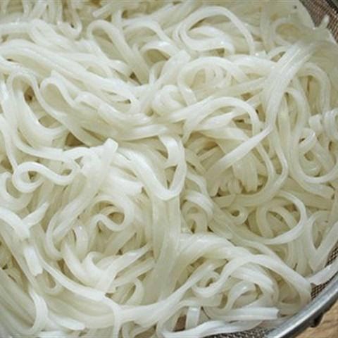 Cách làm phở thịt gà trộn